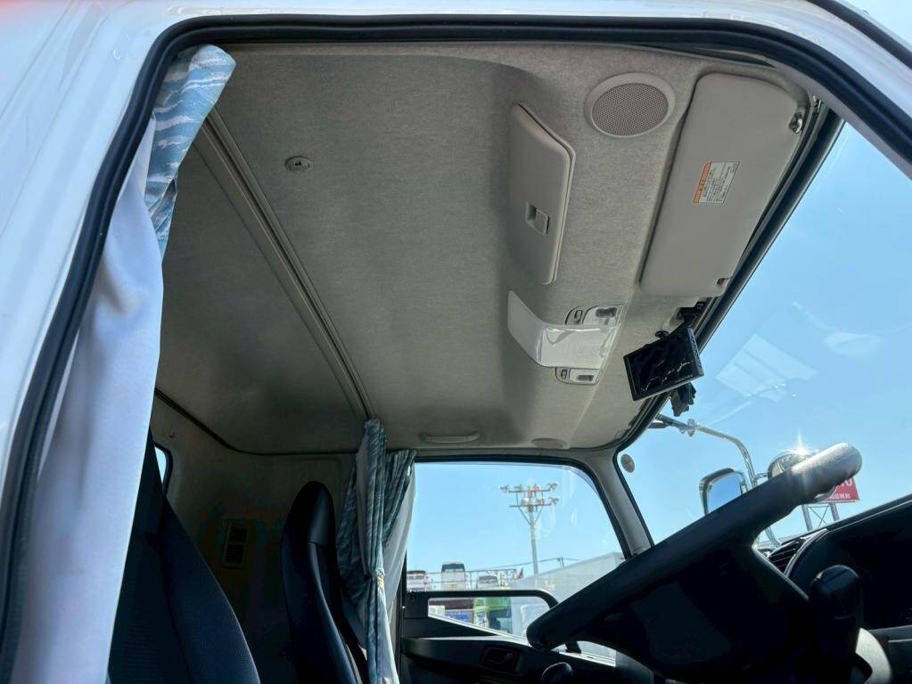 三菱ふそうファイタークレーン4段増トン（6t・8t）[写真20]