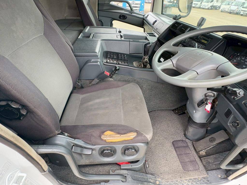 三菱ふそうスーパーグレートクレーン4段大型（10t）[写真17]