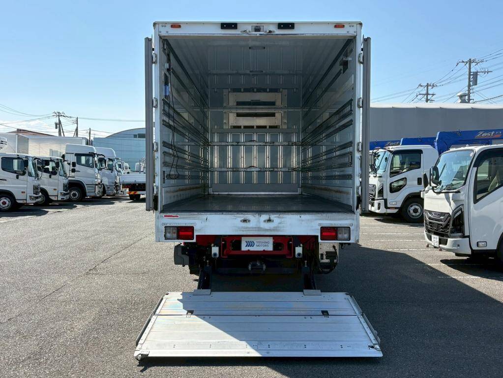 日野レンジャー冷凍車（冷蔵車）中型（4t）[写真11]