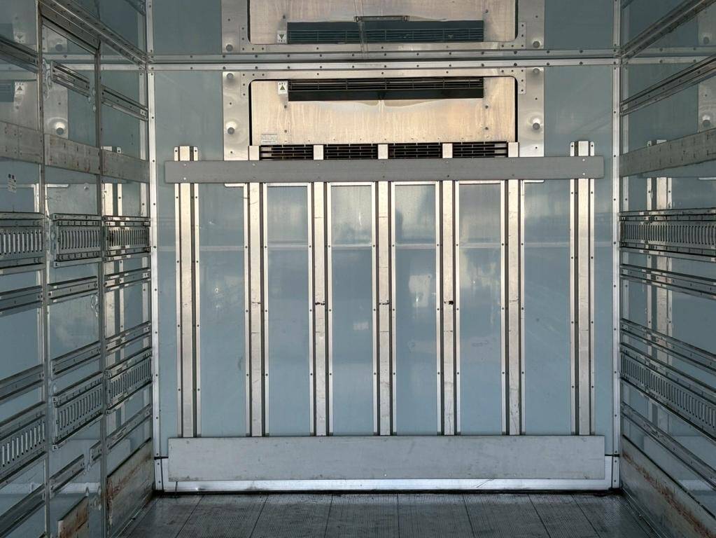 日野レンジャー冷凍車（冷蔵車）中型（4t）[写真07]