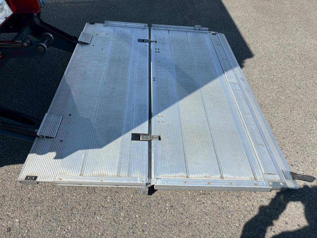 日野レンジャー冷凍車（冷蔵車）中型（4t）[写真10]