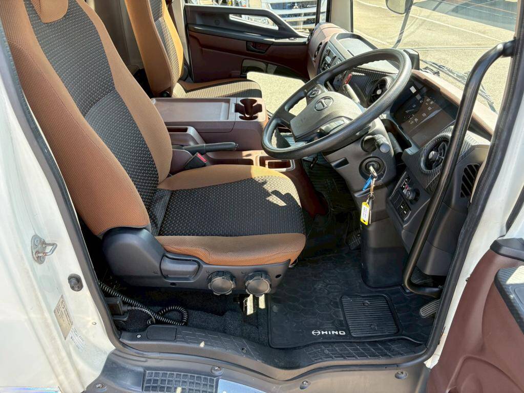 日野レンジャー冷凍車（冷蔵車）中型（4t）[写真18]