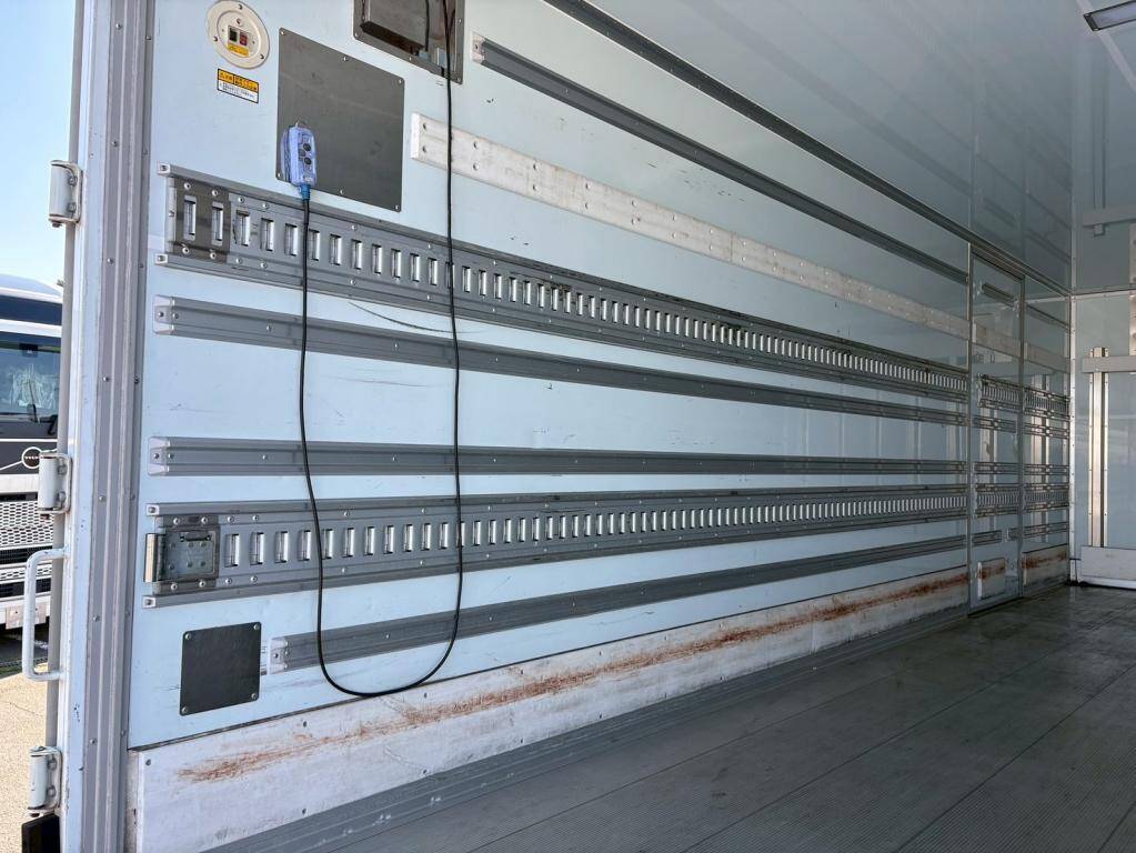 日野レンジャー冷凍車（冷蔵車）中型（4t）[写真07]