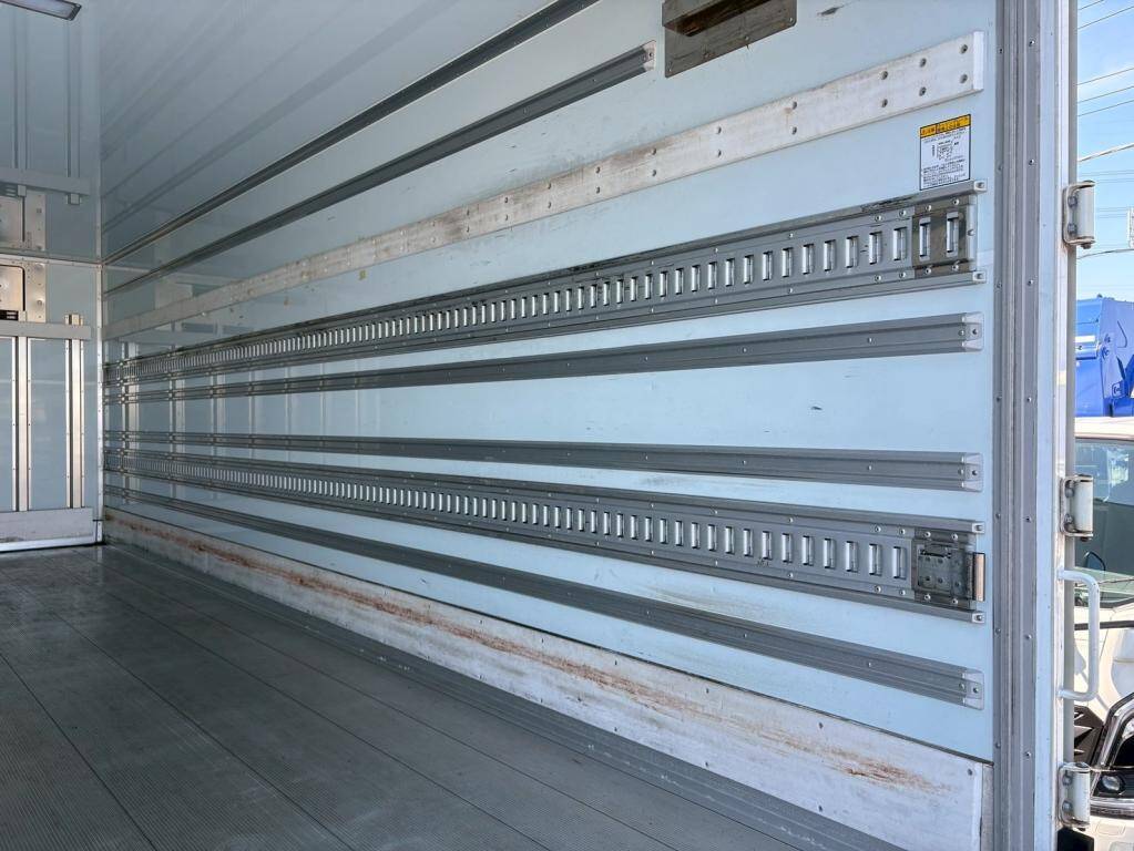 日野レンジャー冷凍車（冷蔵車）中型（4t）[写真08]