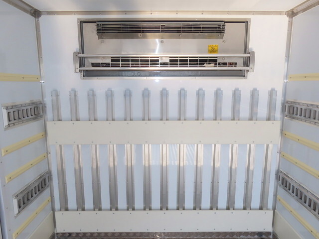 三菱ふそうキャンター冷凍車（冷蔵車）小型（2t・3t）[写真11]