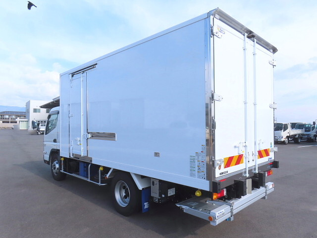 三菱ふそうキャンター冷凍車（冷蔵車）小型（2t・3t）[写真02]