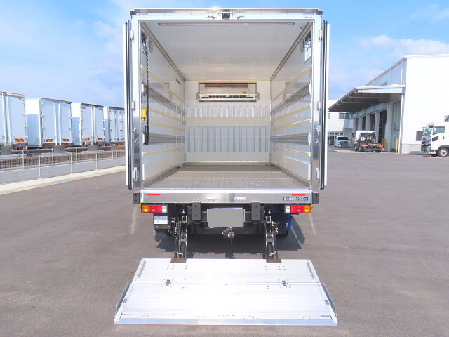 三菱ふそうキャンター冷凍車（冷蔵車）小型（2t・3t）[写真07]