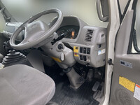 日野デュトロセーフティローダー小型（2t・3t）[写真34]