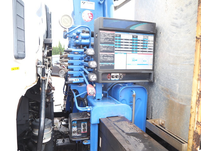 日野レンジャーセルフクレーン4段増トン（6t・8t）[写真16]