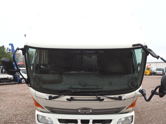 日野レンジャーセルフクレーン4段増トン（6t・8t）[写真21]