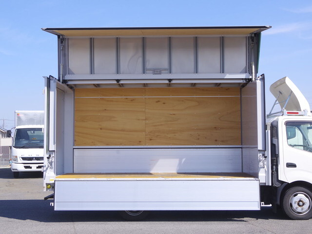 トヨタトヨエースアルミウイング小型（2t・3t）[写真11]