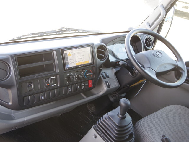 トヨタトヨエースアルミウイング小型（2t・3t）[写真28]