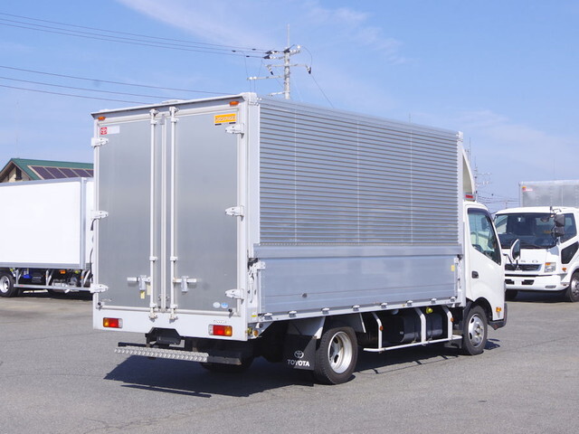 トヨタトヨエースアルミウイング小型（2t・3t）[写真04]
