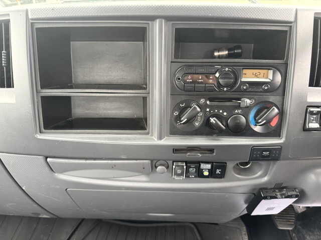 いすゞフォワードクレーン4段中型（4t）[写真18]