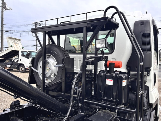 いすゞフォワードコンテナ専用車中型（4t）[写真11]