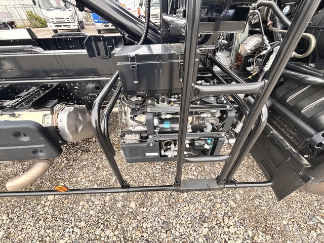 いすゞフォワードコンテナ専用車中型（4t）[写真16]