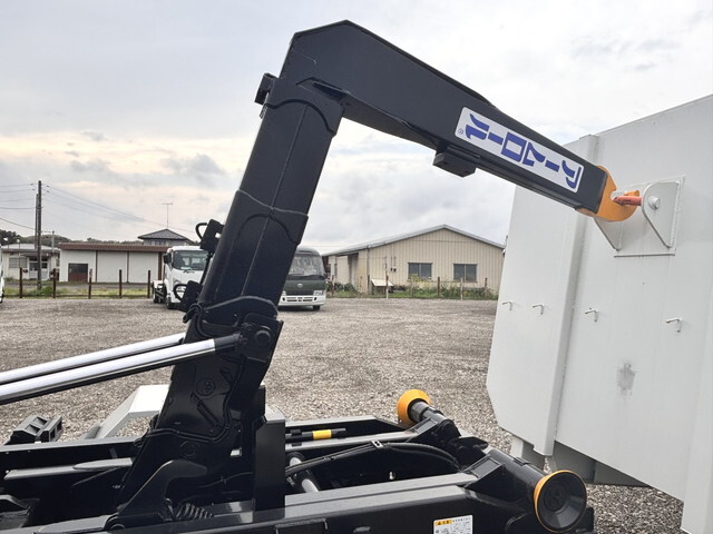 いすゞフォワードコンテナ専用車中型（4t）[写真22]