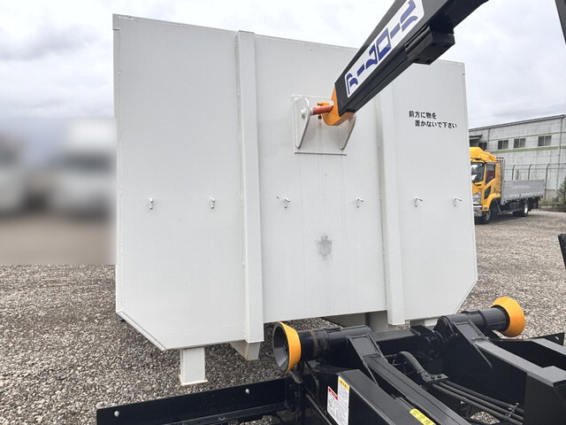 いすゞフォワードコンテナ専用車中型（4t）[写真23]