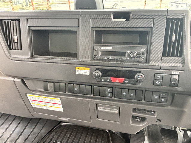 いすゞフォワードコンテナ専用車中型（4t）[写真34]