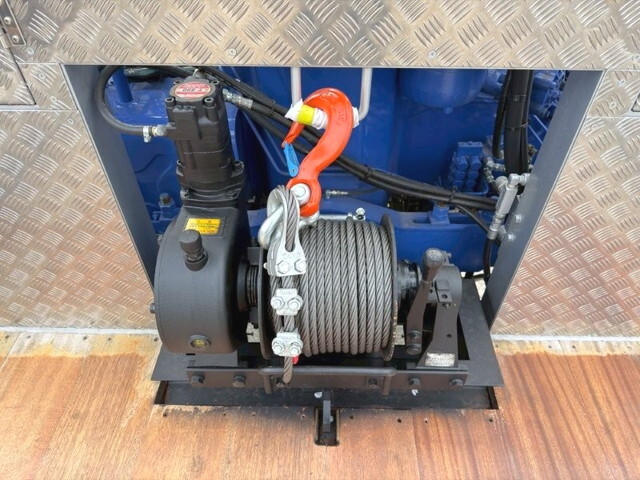 日野プロフィアセルフクレーン4段大型（10t）[写真13]