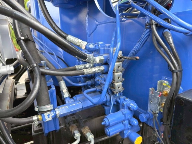 日野プロフィアセルフクレーン4段大型（10t）[写真19]