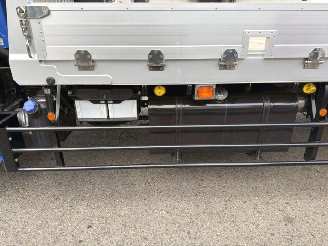 日野プロフィアセルフクレーン4段大型（10t）[写真22]