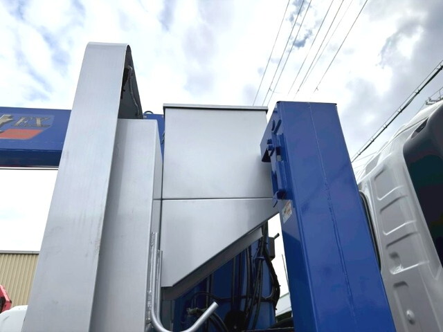 日野プロフィアセルフクレーン4段大型（10t）[写真25]