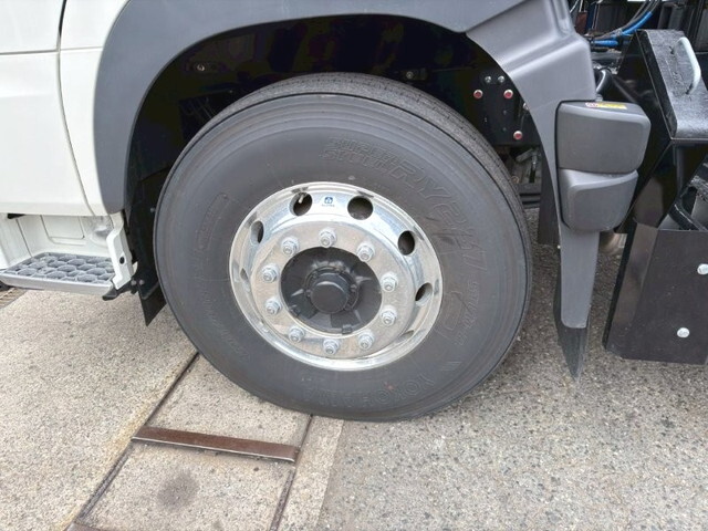 日野プロフィアセルフクレーン4段大型（10t）[写真27]