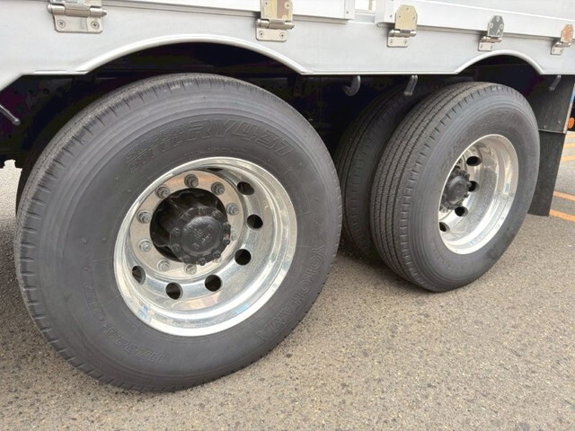 日野プロフィアセルフクレーン4段大型（10t）[写真28]