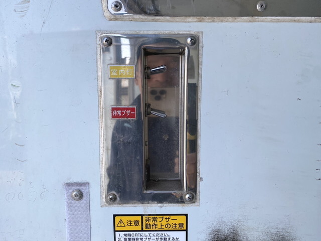 日野レンジャー冷凍車（冷蔵車）中型（4t）[写真13]