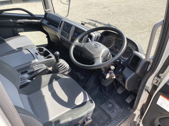 日野レンジャー冷凍車（冷蔵車）中型（4t）[写真26]