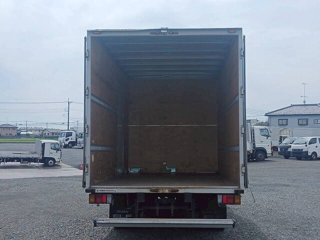 いすゞエルフアルミバン小型（2t・3t）[写真10]