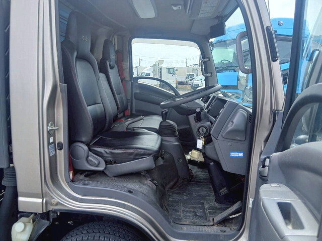 いすゞエルフアルミバン小型（2t・3t）[写真17]