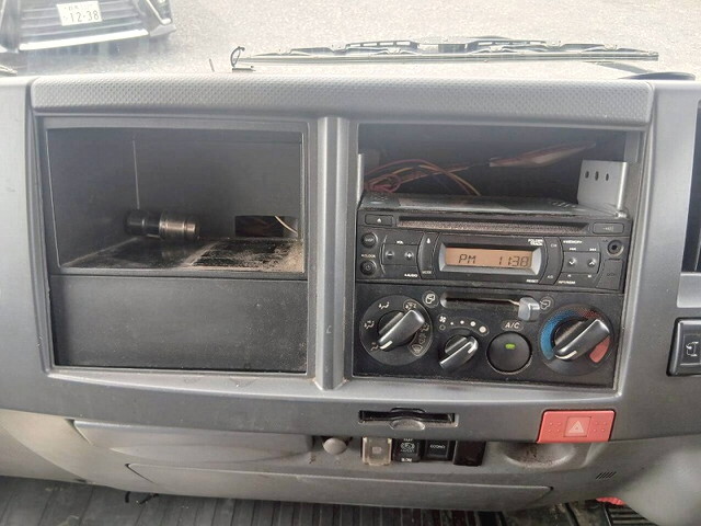 いすゞエルフアルミバン小型（2t・3t）[写真20]