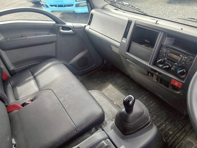 いすゞエルフアルミバン小型（2t・3t）[写真21]