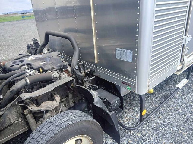 いすゞエルフアルミバン小型（2t・3t）[写真25]