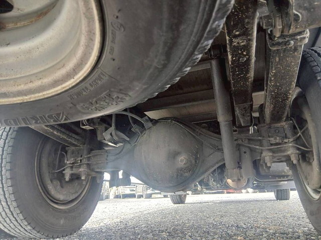 いすゞエルフアルミバン小型（2t・3t）[写真32]