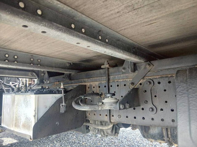 いすゞエルフアルミバン小型（2t・3t）[写真35]