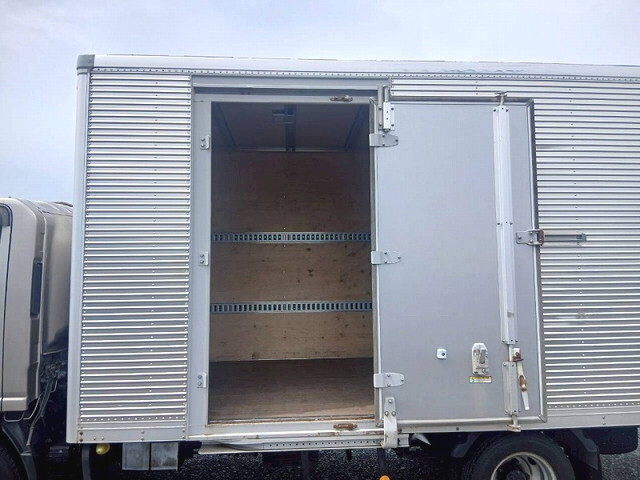 いすゞエルフアルミバン小型（2t・3t）[写真09]