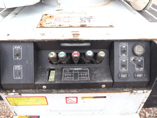 いすゞエルフ高所作業車小型（2t・3t）[写真24]