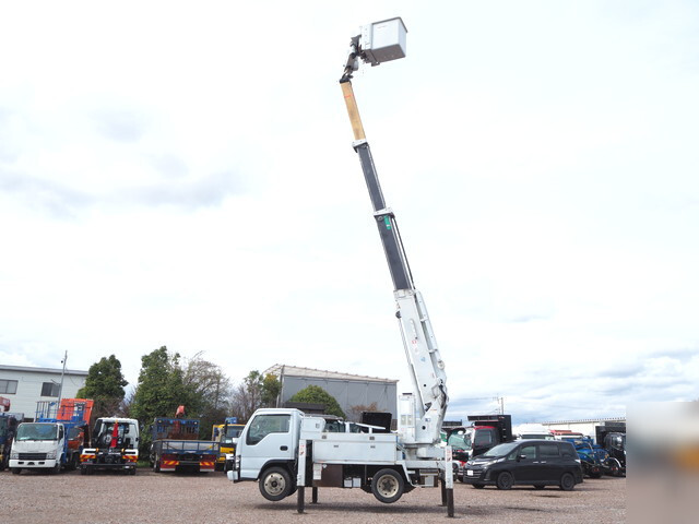 いすゞエルフ高所作業車小型（2t・3t）[写真03]