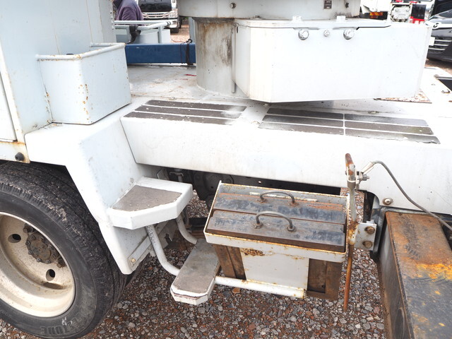 いすゞエルフ高所作業車小型（2t・3t）[写真30]