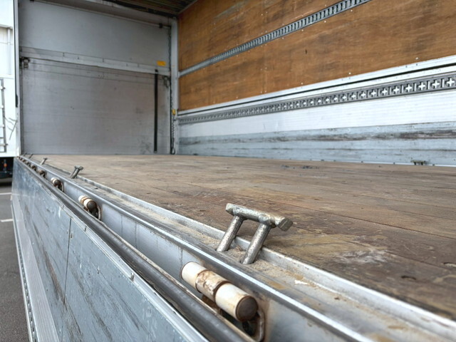 日野レンジャーアルミウイング中型（4t）[写真28]