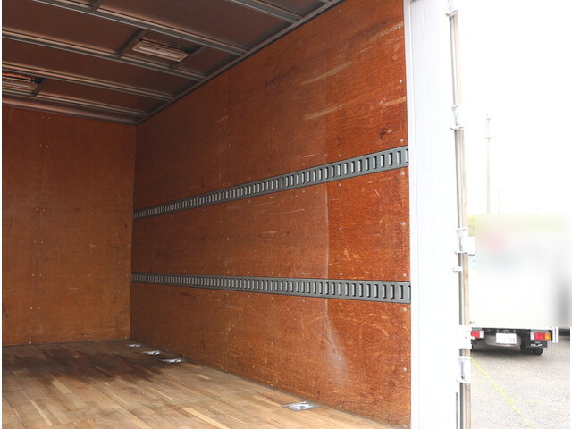 いすゞエルフアルミバン小型（2t・3t）[写真10]