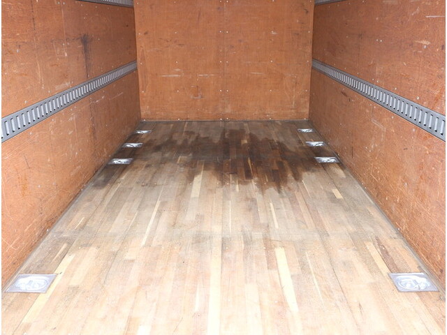 いすゞエルフアルミバン小型（2t・3t）[写真12]