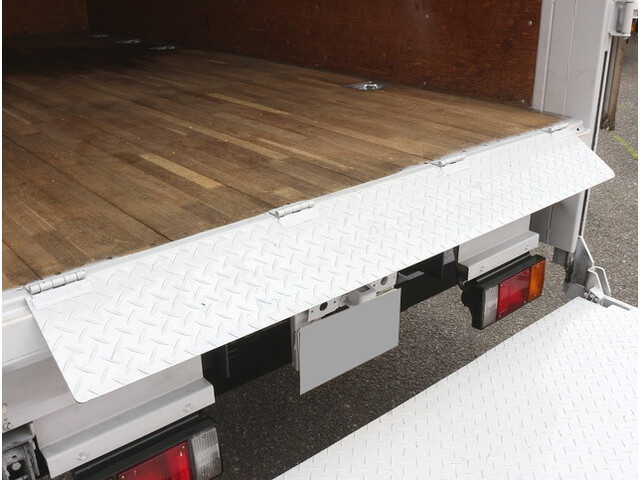 いすゞエルフアルミバン小型（2t・3t）[写真15]