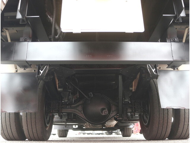 いすゞエルフアルミバン小型（2t・3t）[写真25]