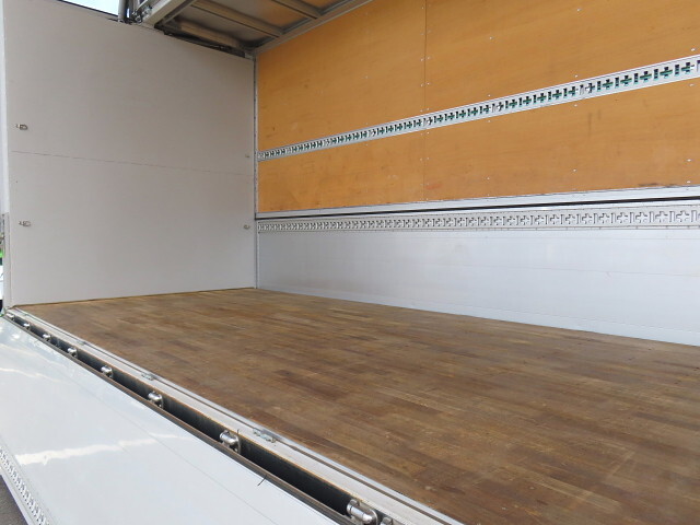 三菱ふそうスーパーグレートアルミウイング大型（10t）[写真25]