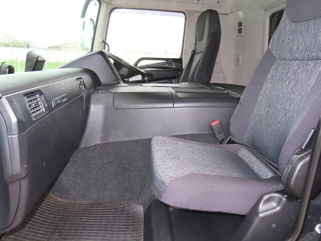 三菱ふそうスーパーグレートアルミウイング大型（10t）[写真21]