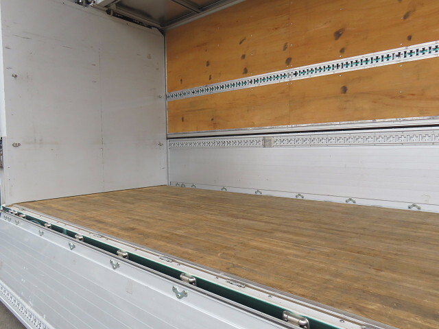 三菱ふそうスーパーグレートアルミウイング大型（10t）[写真27]